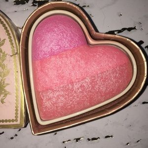 Too Faced perfect flush blush